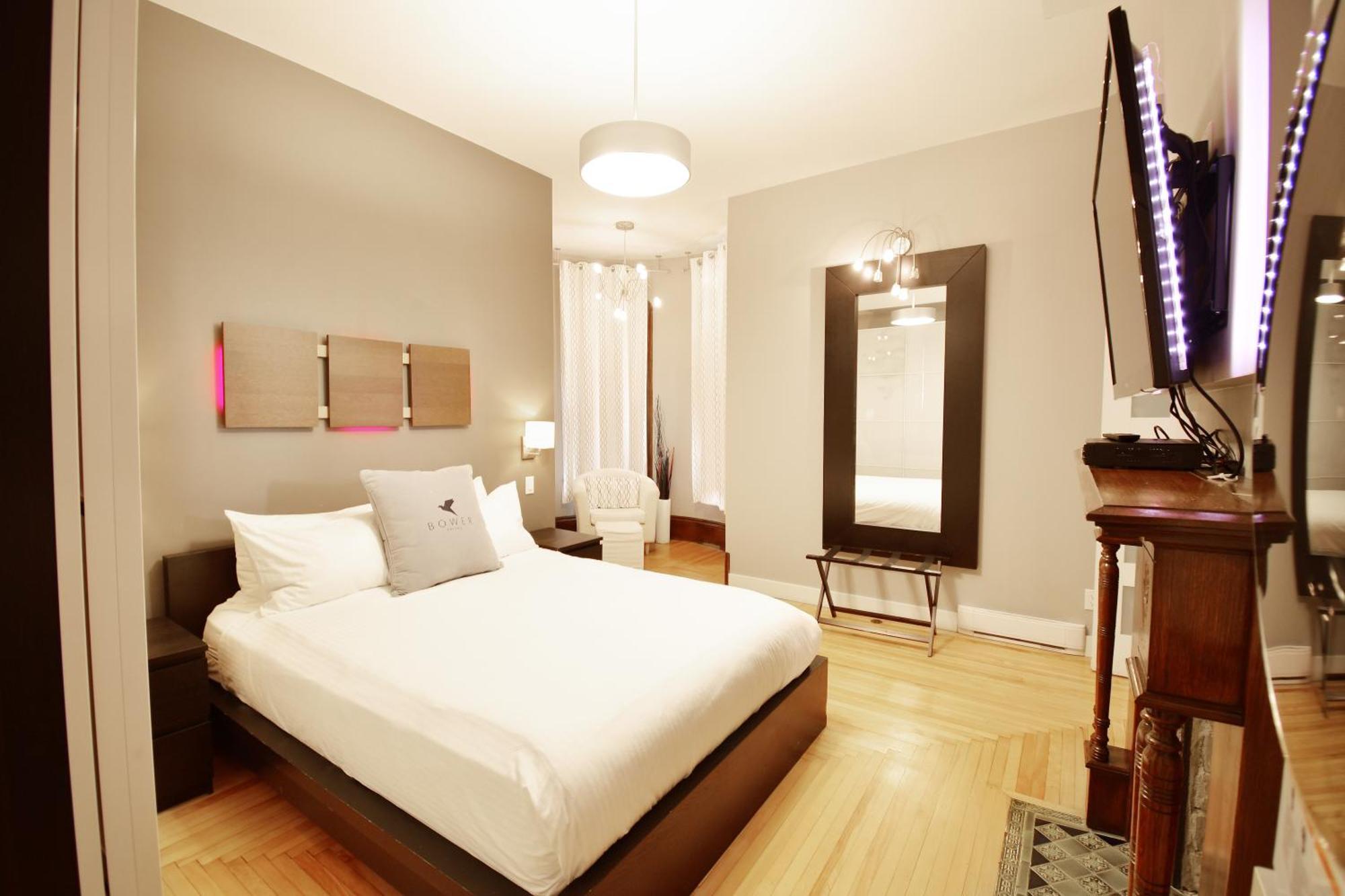 Chateau Queen By Bower Boutique Hotels Moncton Room photo