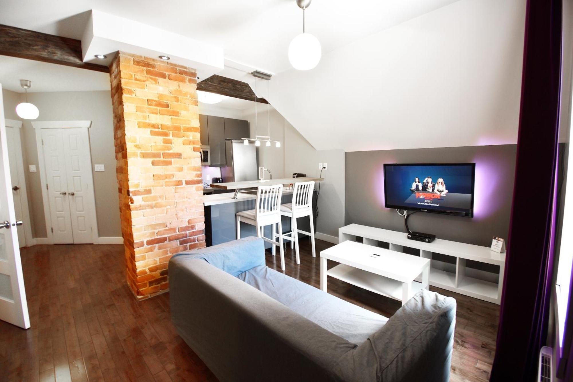 Chateau Queen By Bower Boutique Hotels Moncton Room photo
