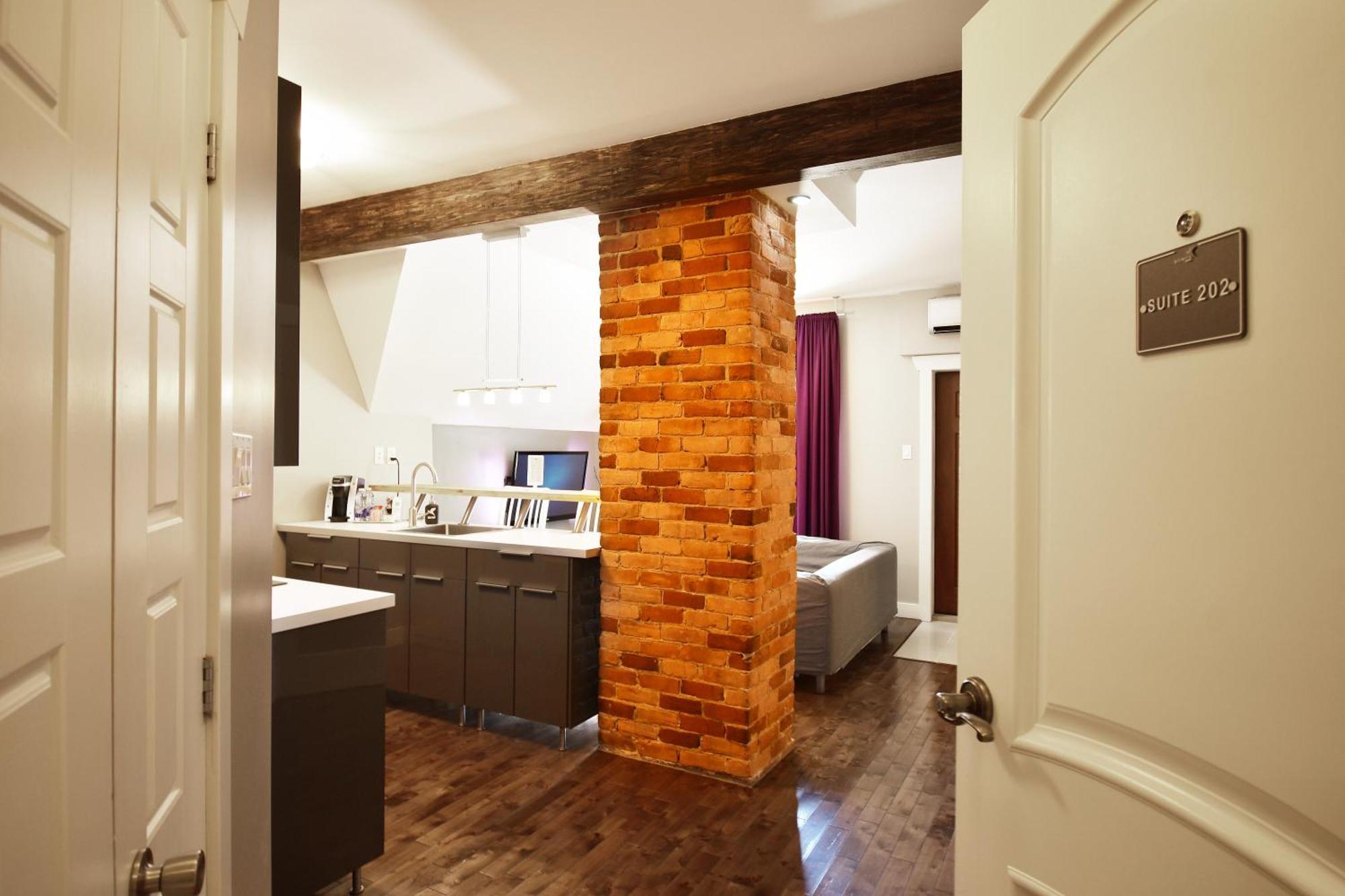 Chateau Queen By Bower Boutique Hotels Moncton Exterior photo