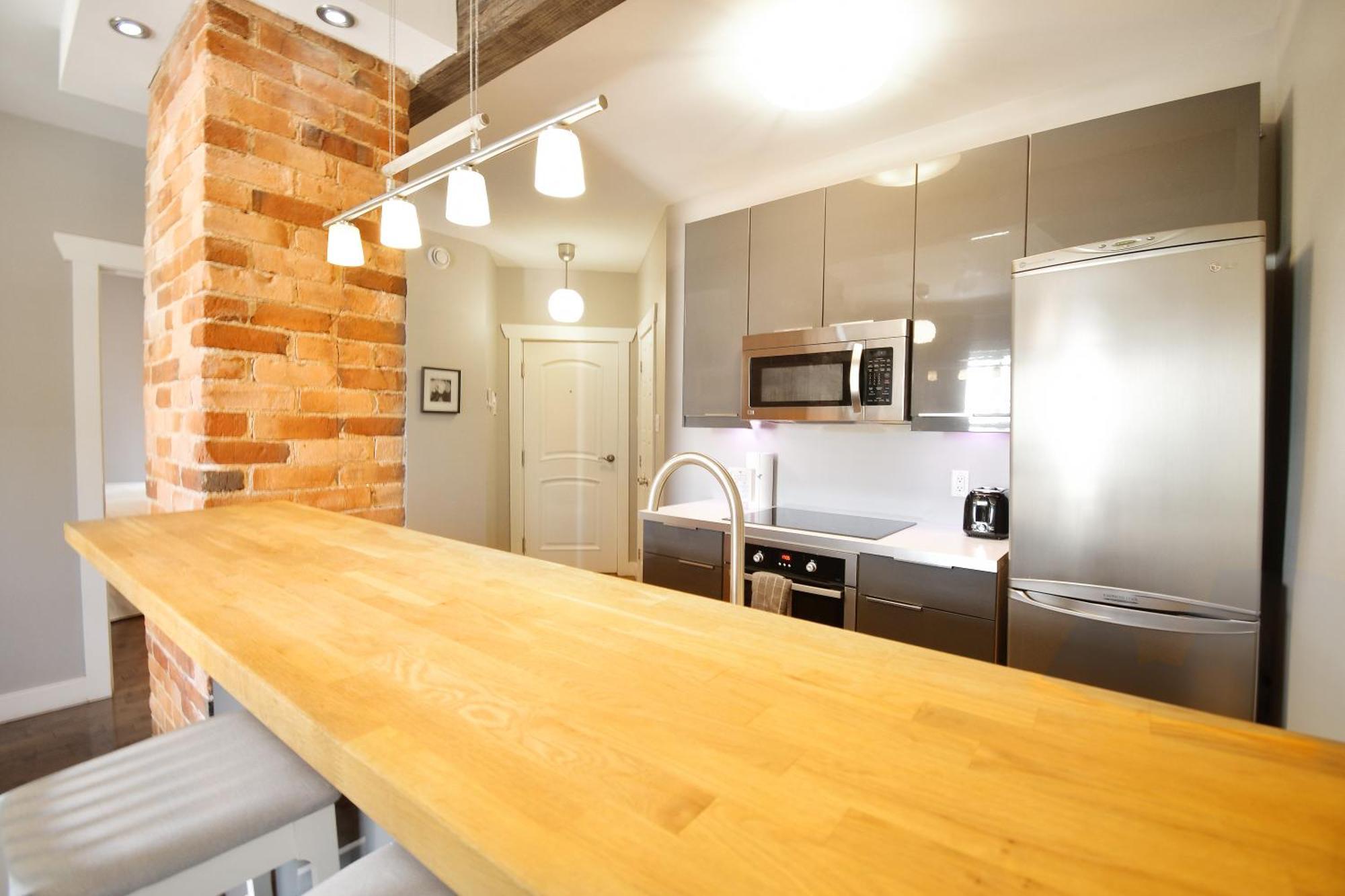 Chateau Queen By Bower Boutique Hotels Moncton Room photo